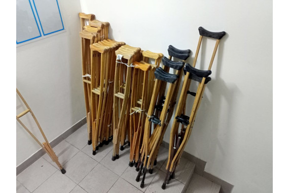 Костыли подмышечные (2 штуки)