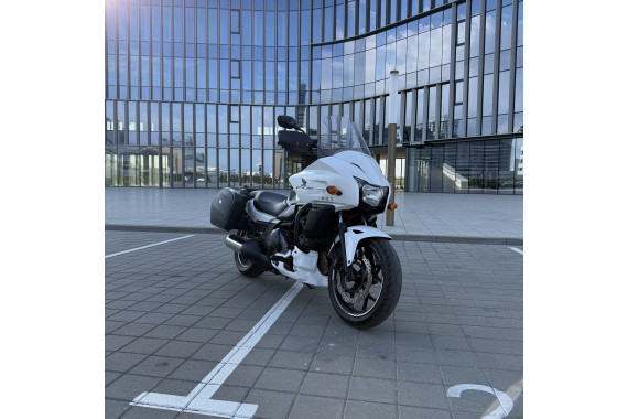 Аренда мотоцикла Honda CTX 700ND