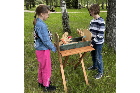 Аренда деревянной игры "Камень, ножницы, бумага"