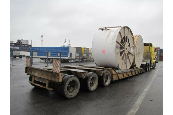 В АРЕНДУ ТРАЛЫ И НИЗКОРАМНЫЕ ПЛОЩАДКИ 40-60 тонн