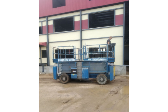 Ножничный  подъёмник Genie GS-4390 RT 15 метров